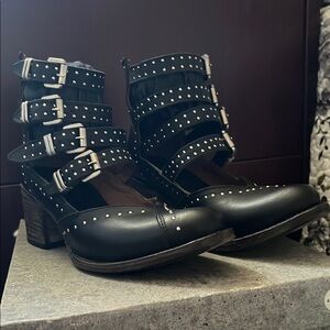 Freebird Black Heeled Boots with Chunky Block Heel